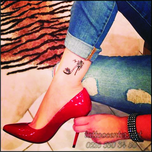  kadıköydövmestüdyosu topukluayakkabı shoetattoo highheel ayakkabıdövmesi highheeltattoo dövme heel heels heellover heellovers ayakkabıaşkı ayakkabıtutkusu ayak bilek dövmeleri stiletto stilettotattoo style foot feet tattoos